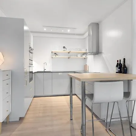Modern Fully Furnished Apartment! * Будё