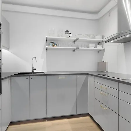 Modern Fully Furnished Apartment! *