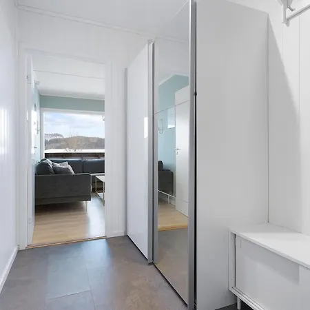 Апартаменты Modern Fully Furnished Apartment! Будё