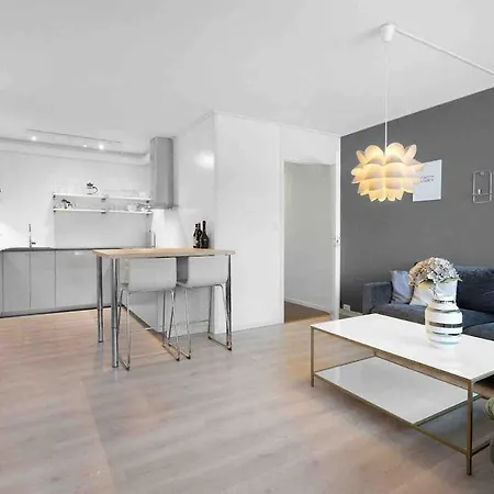 Modern Fully Furnished Apartment! * Будё
